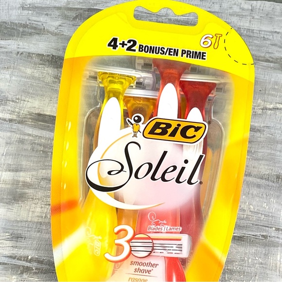 NWT Bic Soliel 6-Count 3-Blade Disposable Razors Bonus Pack Aloe Vera Shave Care - Picture 2 of 7